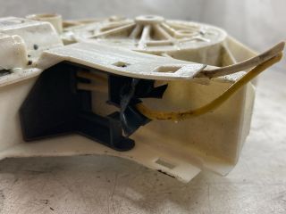 bontott FORD FOCUS II Bal első Ablakemelő Motor