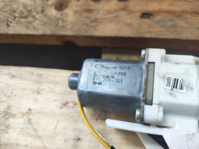 bontott FORD FOCUS II Bal első Ablakemelő Motor