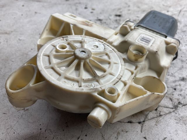 bontott FORD FOCUS II Bal első Ablakemelő Motor