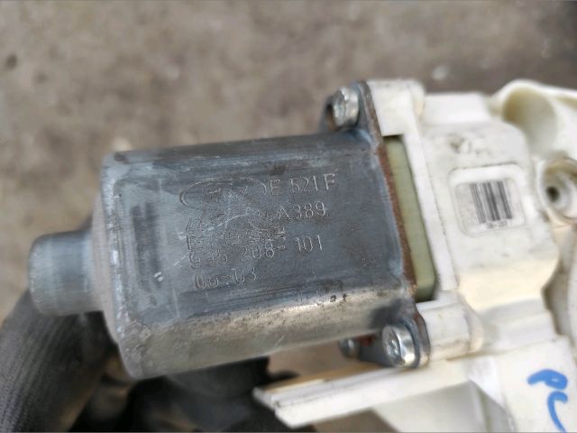 bontott FORD FOCUS II Bal első Ablakemelő Szerkezet (Elektromos)