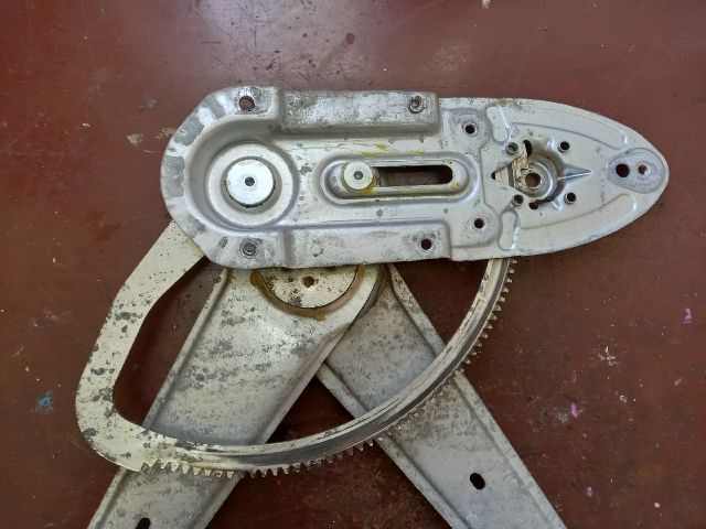 bontott FORD FOCUS II Bal első Ablakemelő Szerkezet (Elektromos)