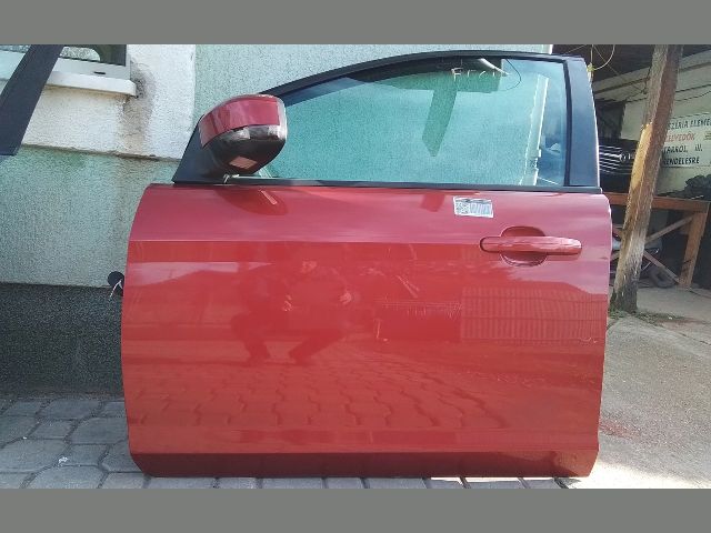 bontott FORD FOCUS II Bal első Ajtó (Részeivel)
