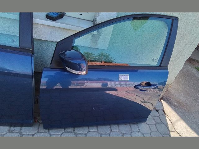 bontott FORD FOCUS II Bal első Ajtó (Részeivel)