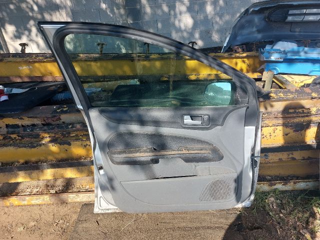 bontott FORD FOCUS II Bal első Ajtó (Részeivel)