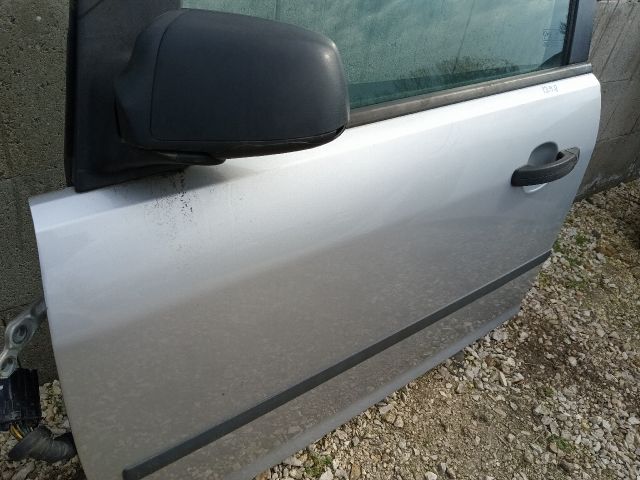 bontott FORD FOCUS II Bal első Ajtó (Részeivel)