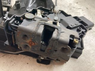 bontott FORD FOCUS II Bal első Ajtózár