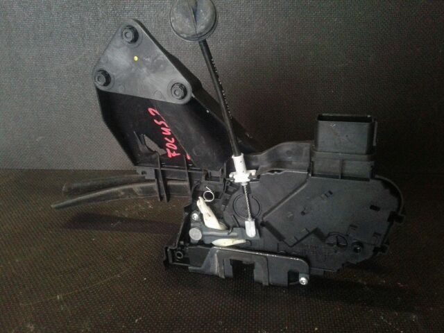 bontott FORD FOCUS II Bal első Ajtózár