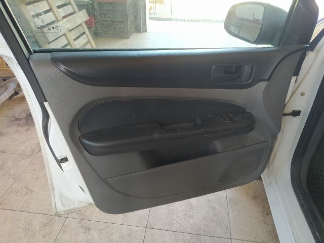 bontott FORD FOCUS II Bal első Ajtózár