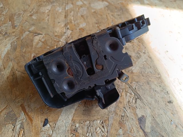 bontott FORD FOCUS II Bal első Ajtózár