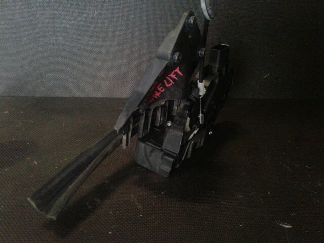 bontott FORD FOCUS II Bal első Ajtózár