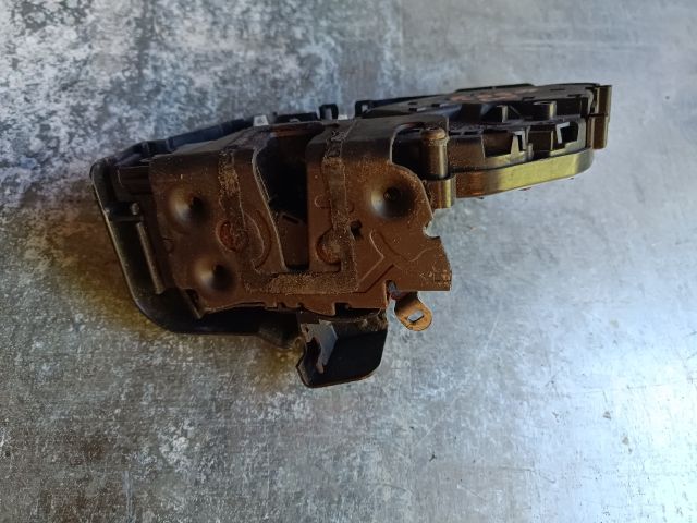 bontott FORD FOCUS II Bal első Ajtózár