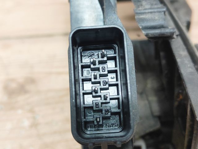 bontott FORD FOCUS II Bal első Ajtózár