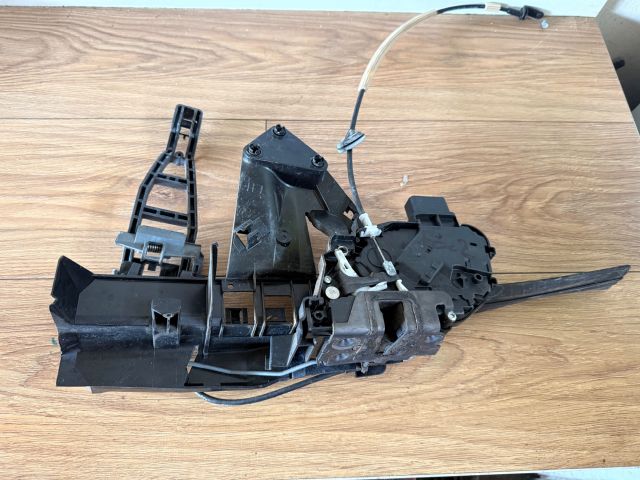 bontott FORD FOCUS II Bal első Ajtózár