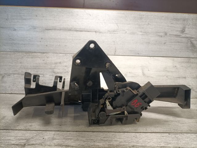 bontott FORD FOCUS II Bal első Ajtózár