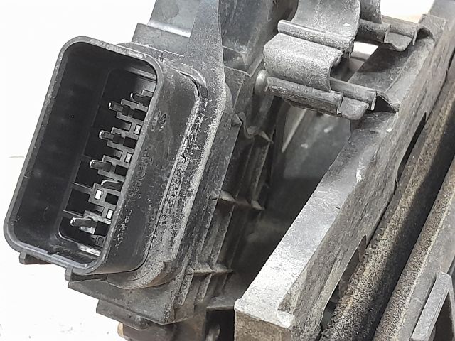 bontott FORD FOCUS II Bal első Ajtózár