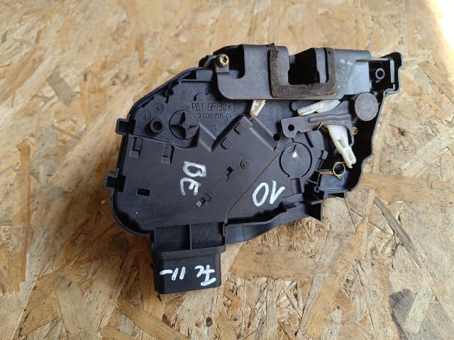 bontott FORD FOCUS II Bal első Ajtózár