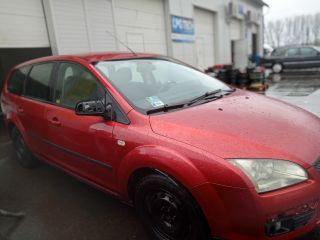 bontott FORD FOCUS II Bal első Dobbetét (Kerékjárati, Műanyag)