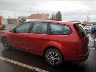 bontott FORD FOCUS II Bal első Dobbetét (Kerékjárati, Műanyag)