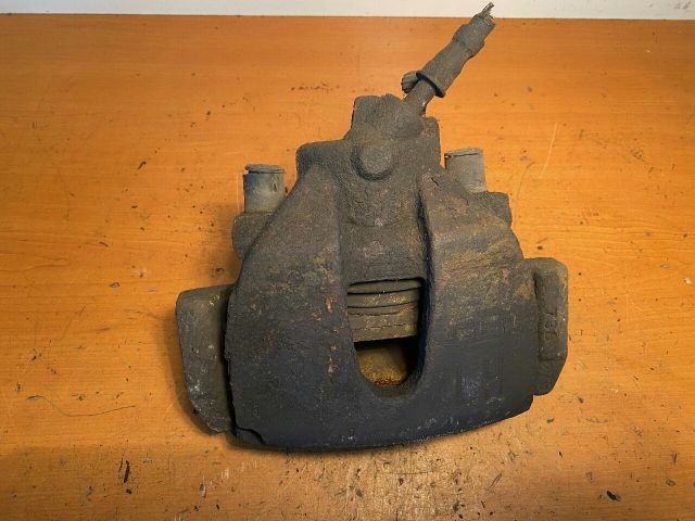 bontott FORD FOCUS II Bal első Féknyereg Munkahengerrel