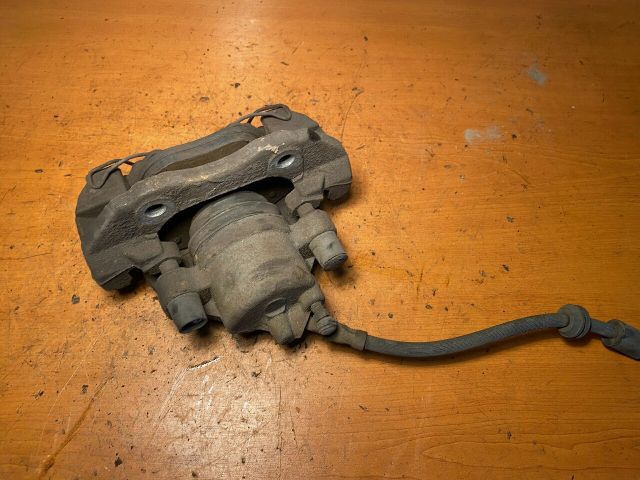 bontott FORD FOCUS II Bal első Féknyereg Munkahengerrel