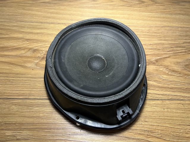 bontott FORD FOCUS II Bal első Hangszóró
