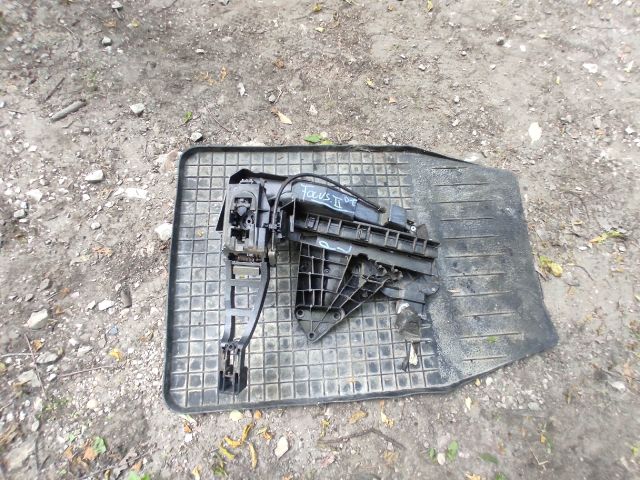 bontott FORD FOCUS II Bal első Központizár Motor