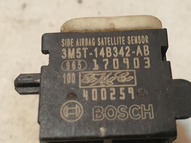 bontott FORD FOCUS II Bal első Oldal Ütközés Érzékelő