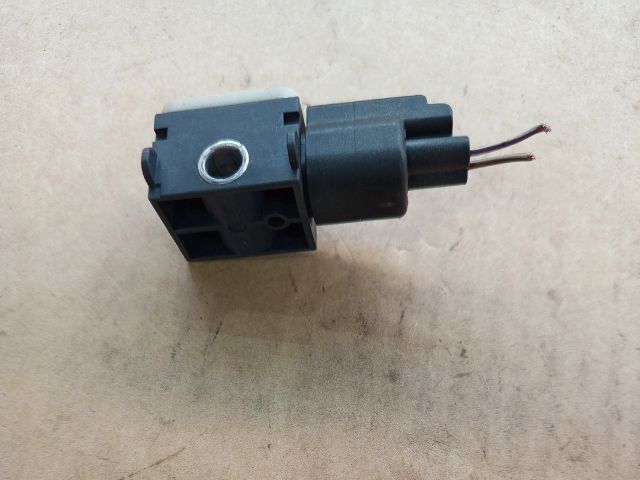 bontott FORD FOCUS II Bal első Ütközés Érzékelő (Homlokfalon)