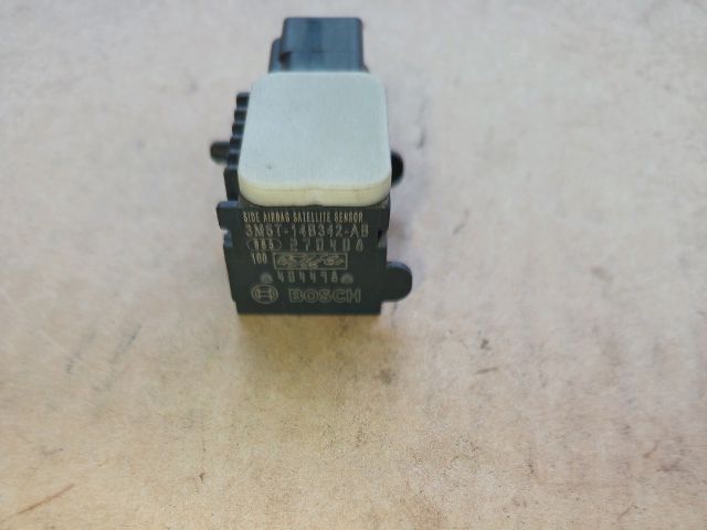 bontott FORD FOCUS II Bal első Ütközés Érzékelő (Homlokfalon)