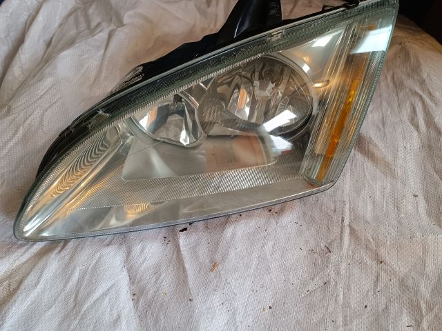 bontott FORD FOCUS II Bal Fényszóró
