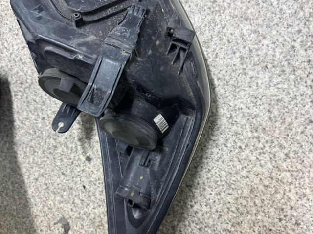 bontott FORD FOCUS II Bal Fényszóró