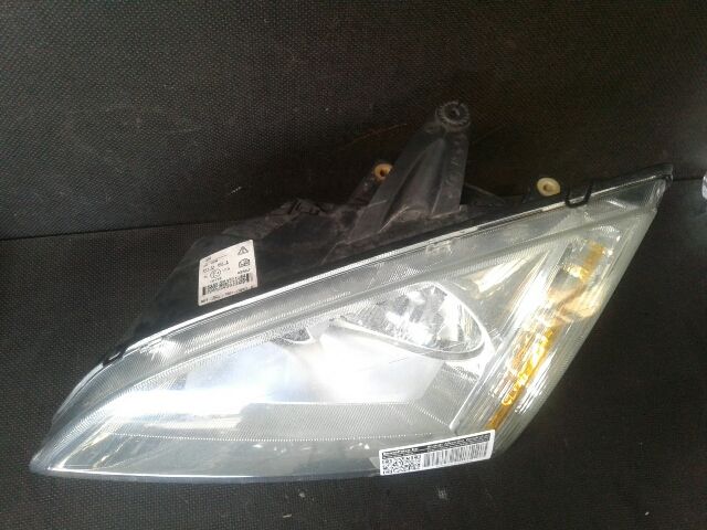 bontott FORD FOCUS II Bal Fényszóró