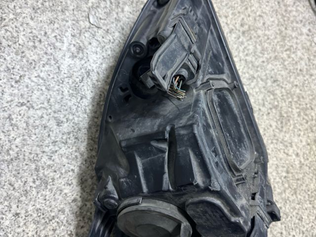 bontott FORD FOCUS II Bal Fényszóró