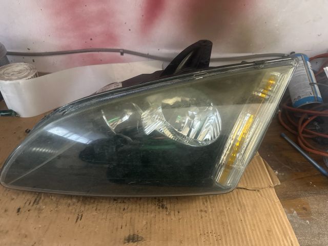 bontott FORD FOCUS II Bal Fényszóró