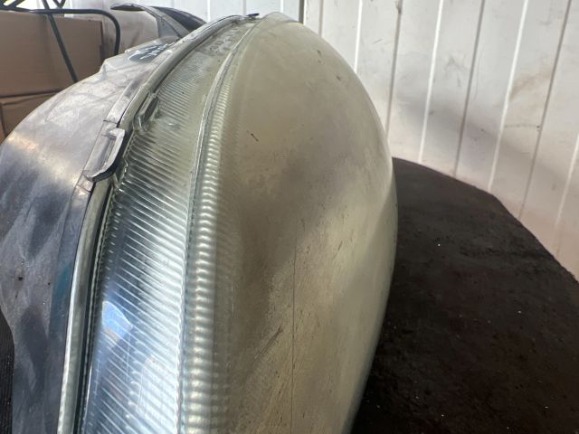 bontott FORD FOCUS II Bal Fényszóró