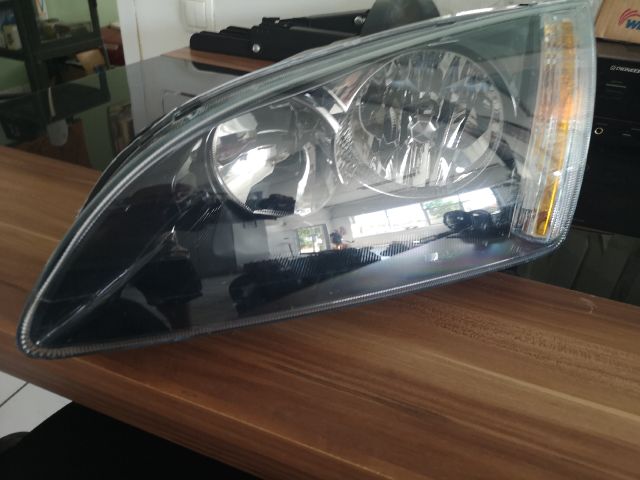 bontott FORD FOCUS II Bal Fényszóró