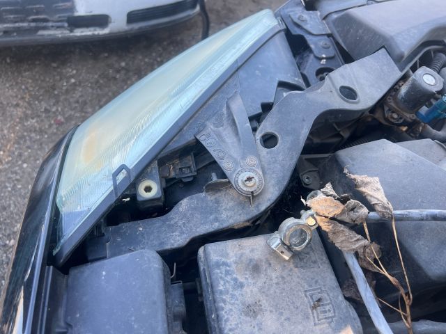 bontott FORD FOCUS II Bal Fényszóró