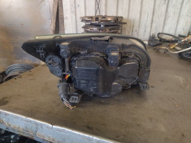 bontott FORD FOCUS II Bal Fényszóró