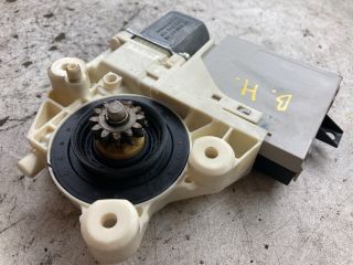 bontott FORD FOCUS II Bal hátsó Ablakemelő Motor