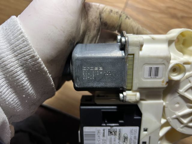 bontott FORD FOCUS II Bal hátsó Ablakemelő Motor