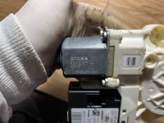 bontott FORD FOCUS II Bal hátsó Ablakemelő Motor