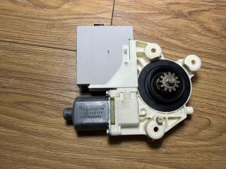 bontott FORD FOCUS II Bal hátsó Ablakemelő Motor