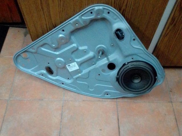 bontott FORD FOCUS II Bal hátsó Ablakemelő Szerkezet (Mechanikus)