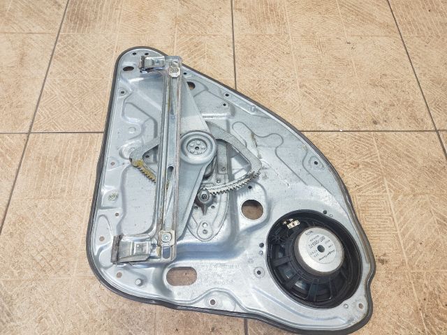 bontott FORD FOCUS II Bal hátsó Ablakemelő Szerkezet (Mechanikus)
