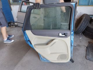 bontott FORD FOCUS II Bal hátsó Ajtó (Részeivel)