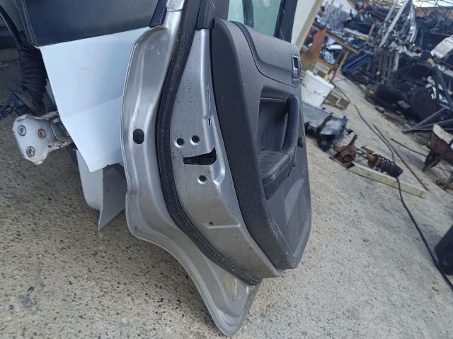 bontott FORD FOCUS II Bal hátsó Ajtó (Részeivel)