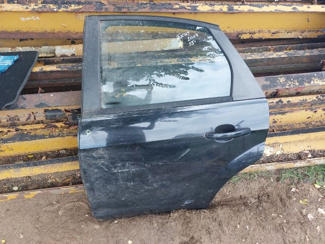 bontott FORD FOCUS II Bal hátsó Ajtó (Részeivel)