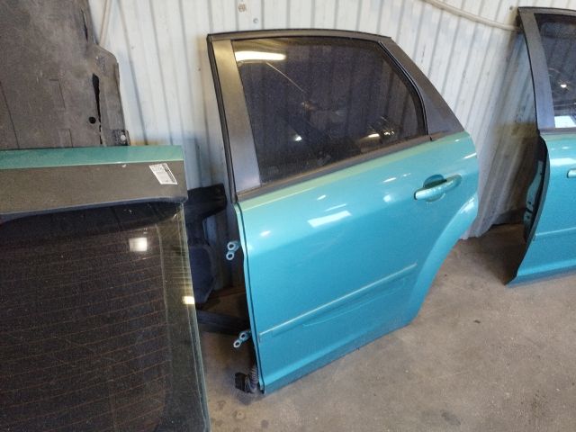 bontott FORD FOCUS II Bal hátsó Ajtó (Részeivel)