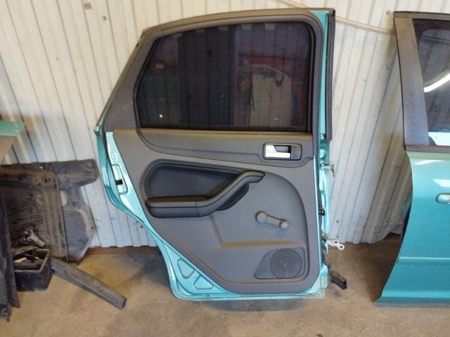 bontott FORD FOCUS II Bal hátsó Ajtó (Részeivel)