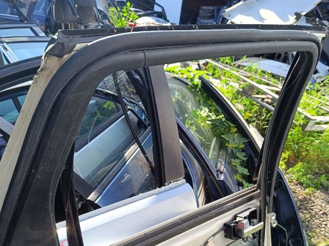 bontott FORD FOCUS II Bal hátsó Ajtó (Üres lemez)